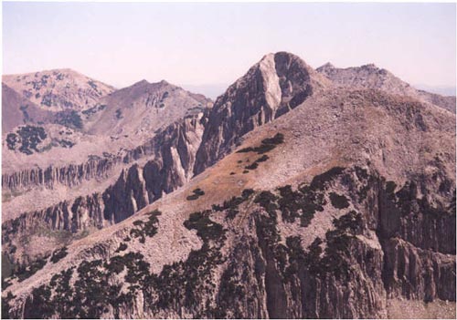 From South Thunder summit looking east to Pfeifferhorn